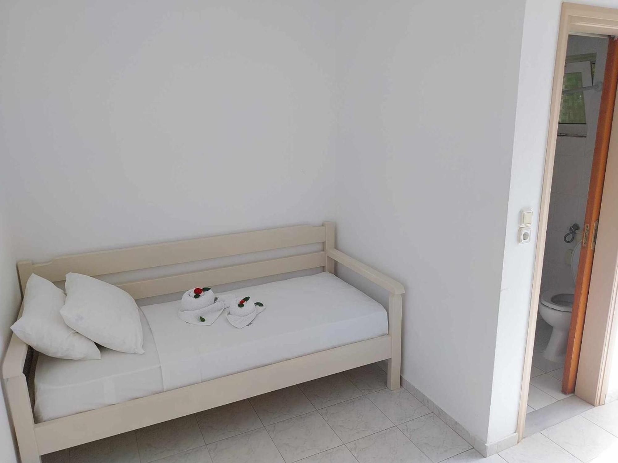 Litinas Apartments With Pool Agia Marina  ภายนอก รูปภาพ
