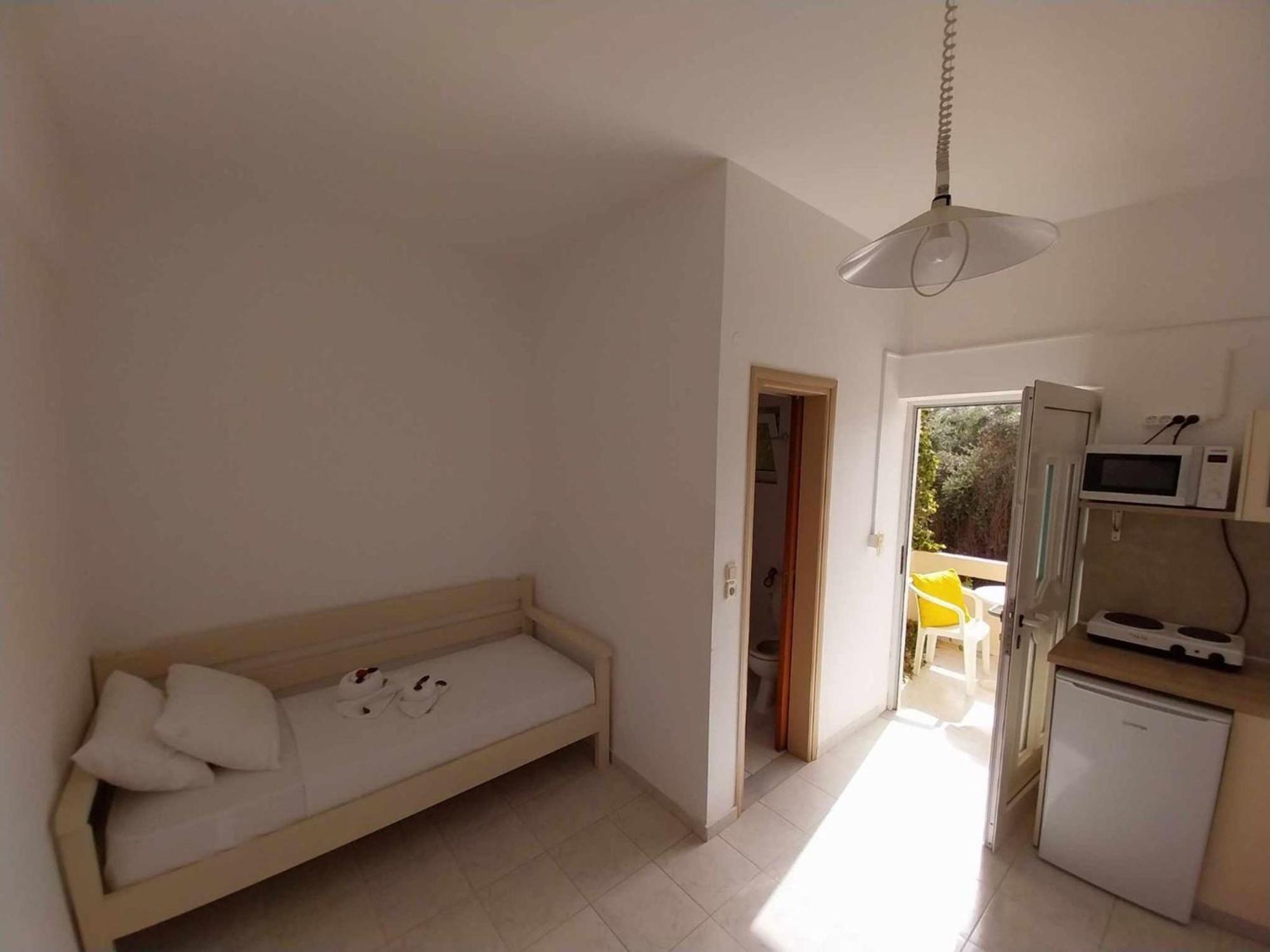 Litinas Apartments With Pool Agia Marina  ภายนอก รูปภาพ
