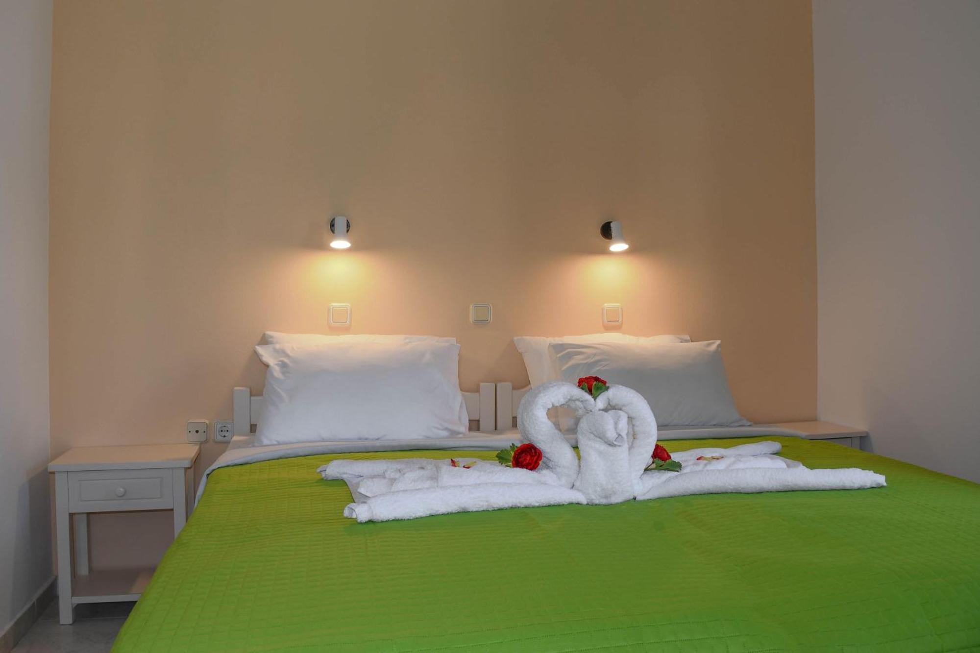 Litinas Apartments With Pool Agia Marina  ภายนอก รูปภาพ