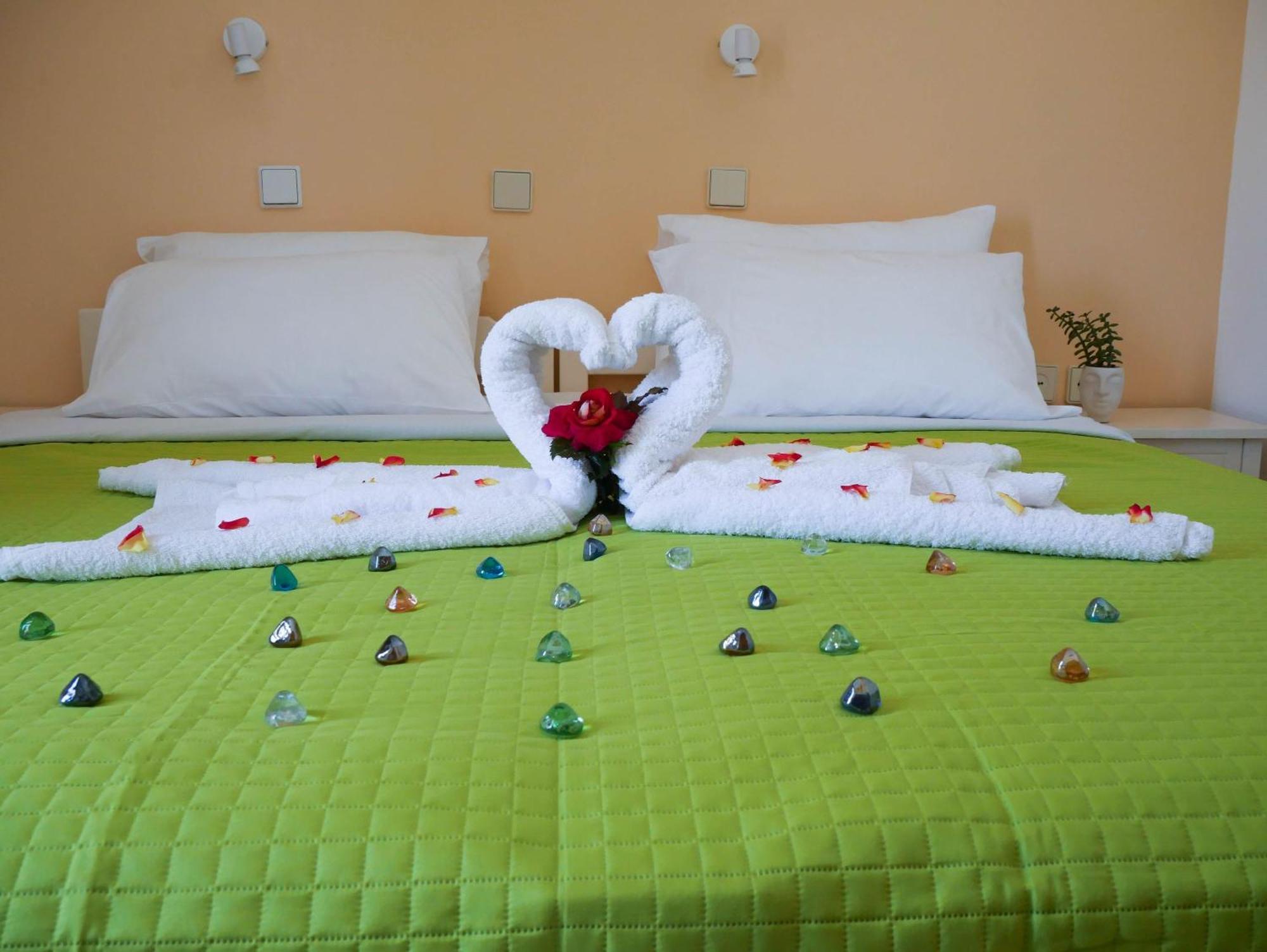 Litinas Apartments With Pool Agia Marina  ภายนอก รูปภาพ