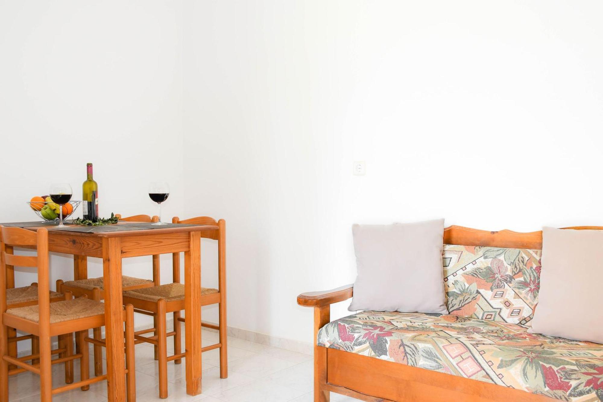 Litinas Apartments With Pool Agia Marina  ภายนอก รูปภาพ