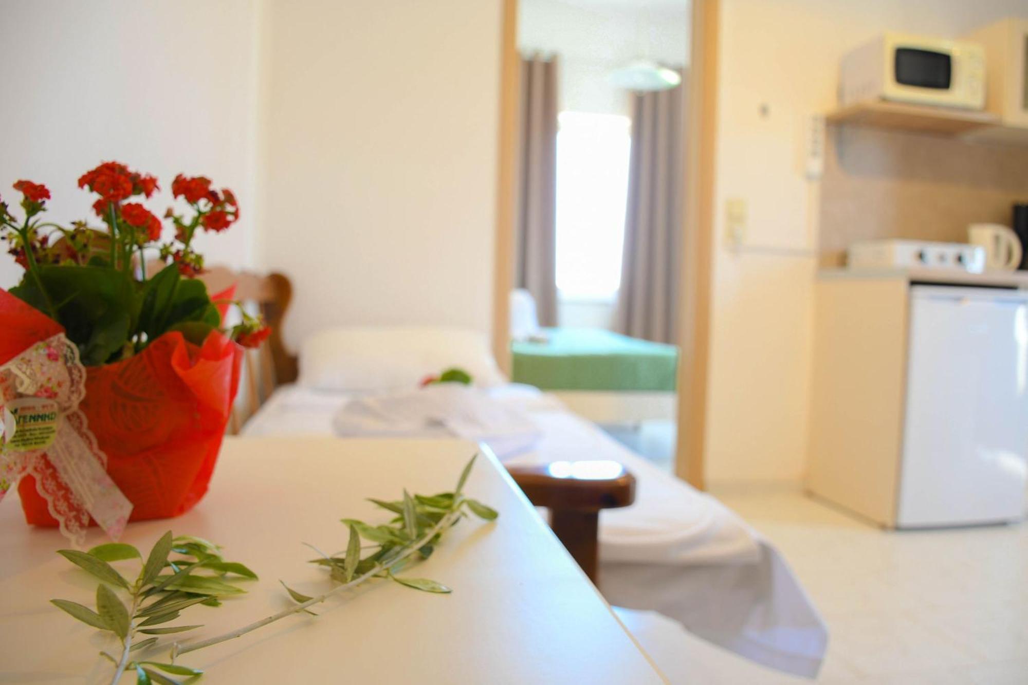 Litinas Apartments With Pool Agia Marina  ภายนอก รูปภาพ