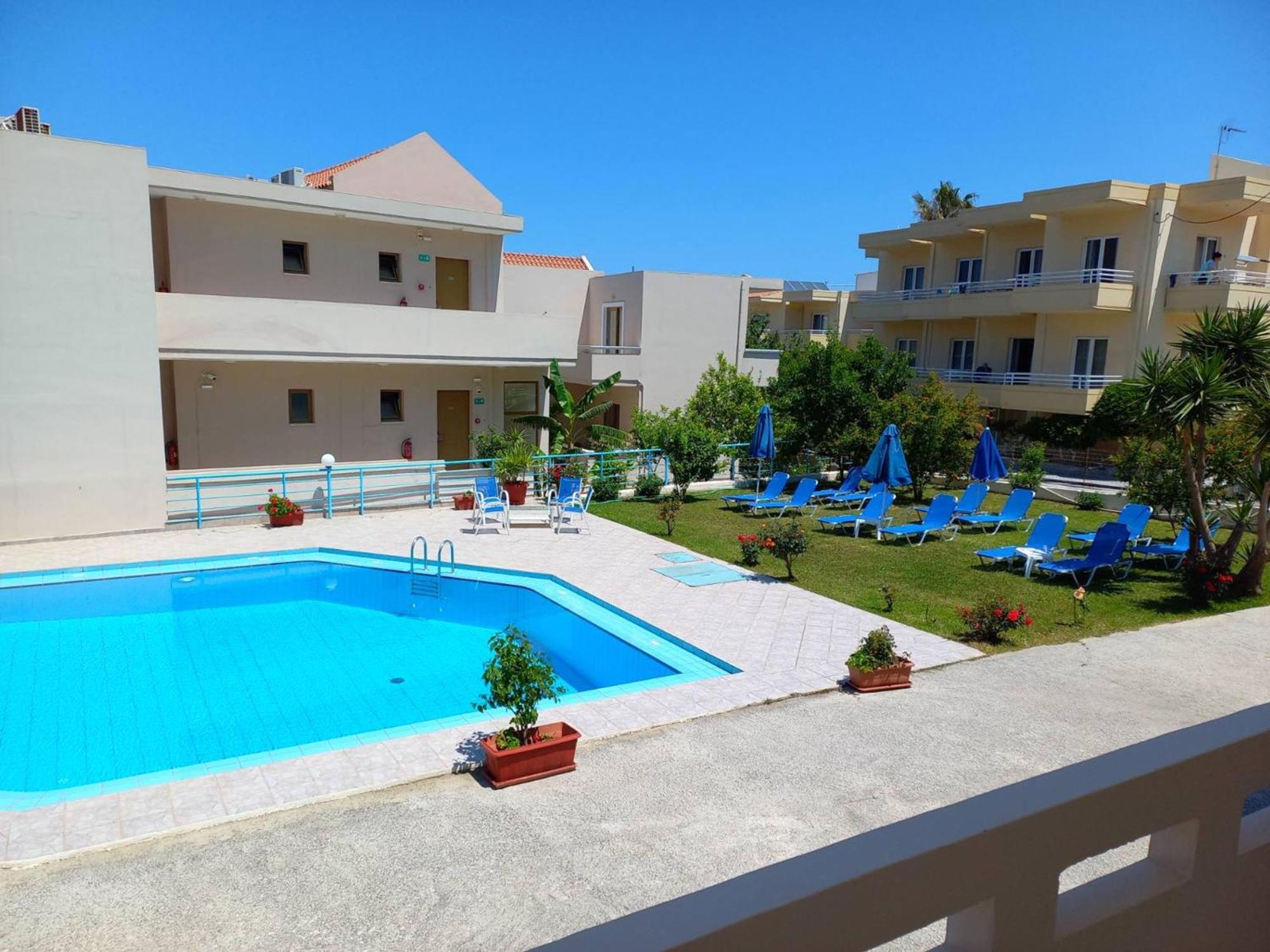 Litinas Apartments With Pool Agia Marina  ภายนอก รูปภาพ