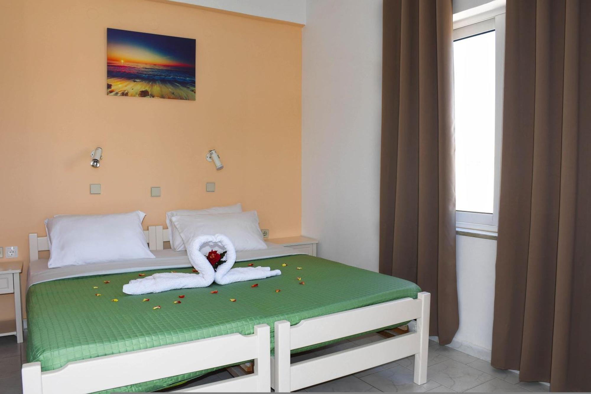 Litinas Apartments With Pool Agia Marina  ภายนอก รูปภาพ